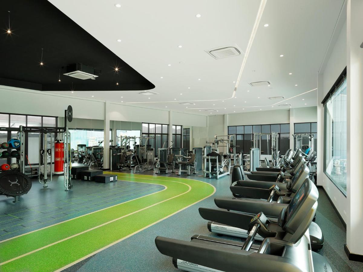 The Oceanic Sportel Phuket - Sha Extra Plus Екстериор снимка The gym at the new school