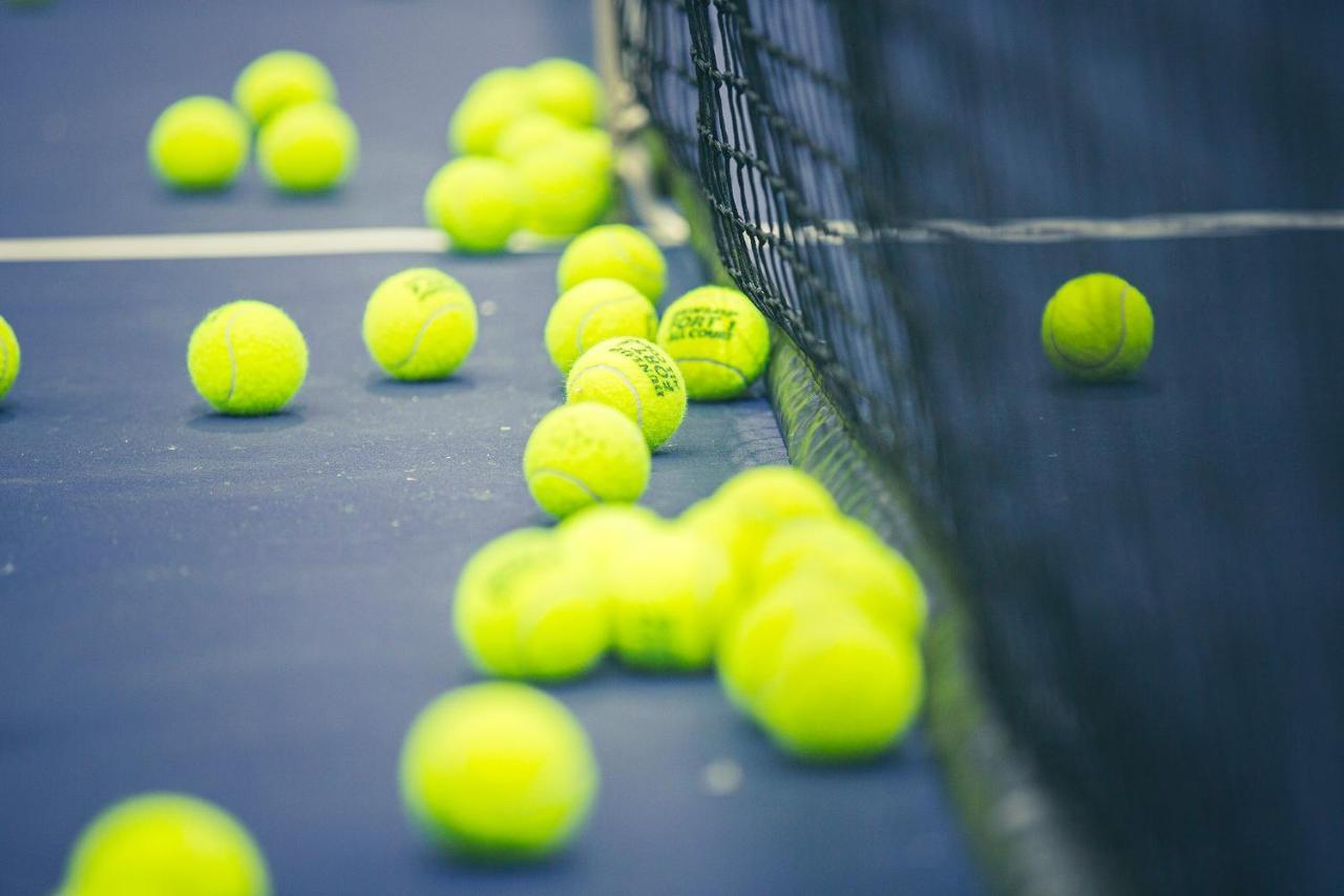The Oceanic Sportel Phuket - Sha Extra Plus Екстериор снимка Tennis balls