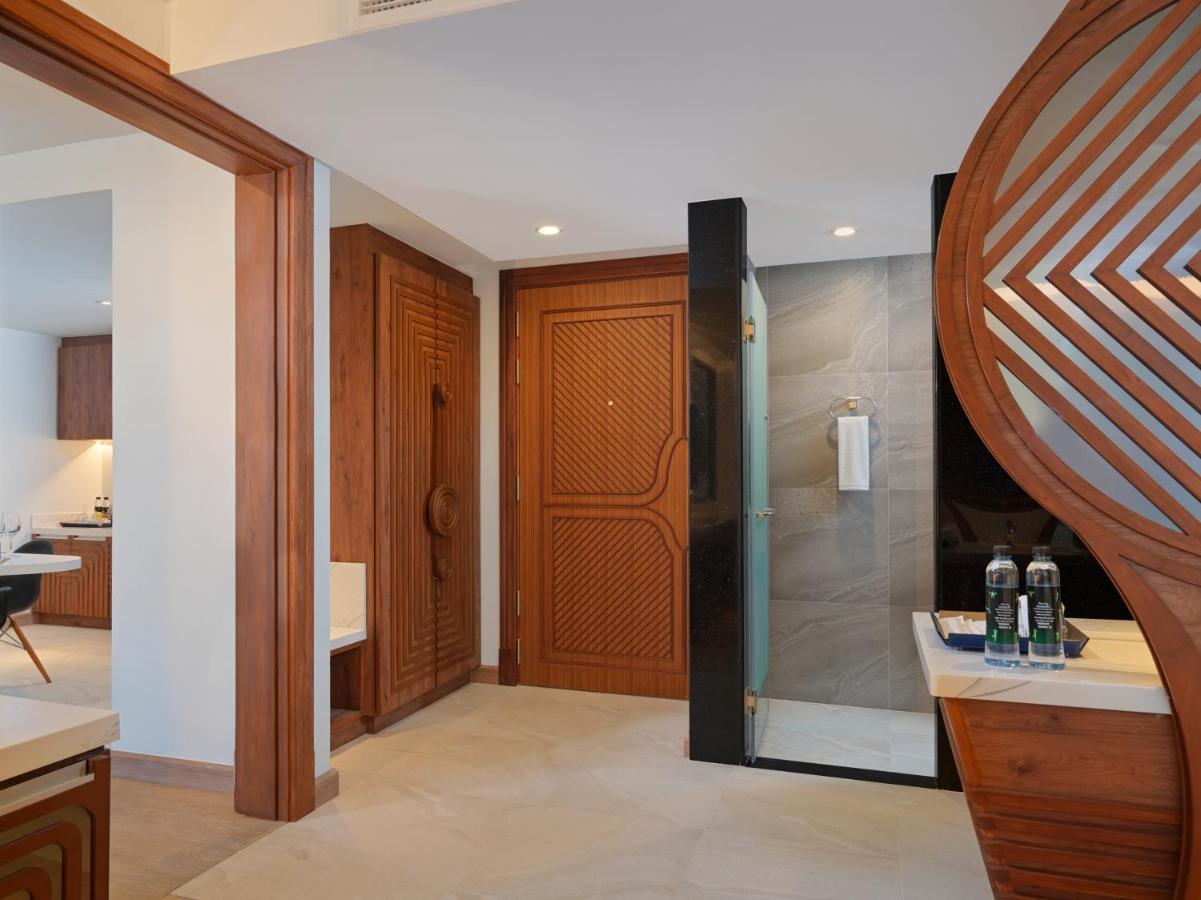 The Oceanic Sportel Phuket - Sha Extra Plus Екстериор снимка A bathroom in a hotel