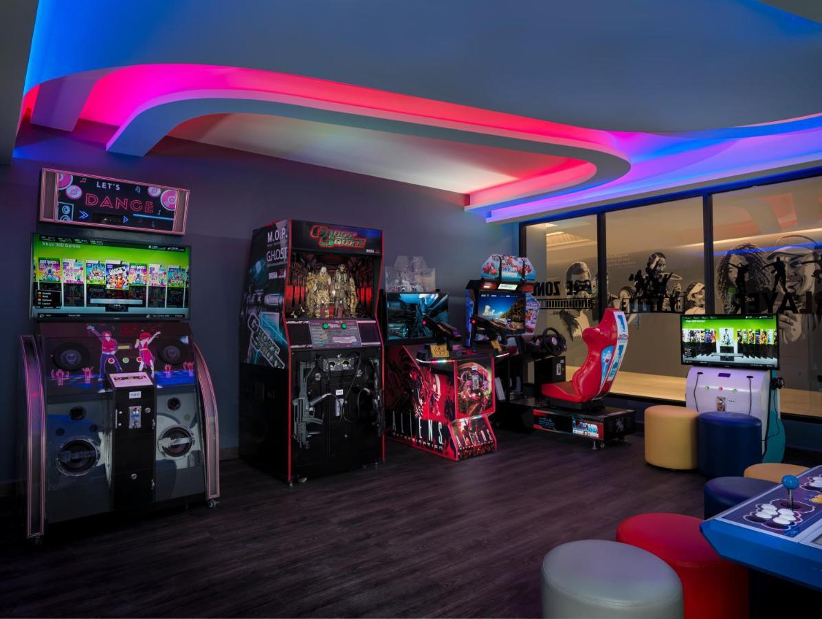 The Oceanic Sportel Phuket - Sha Extra Plus Екстериор снимка The Game Room