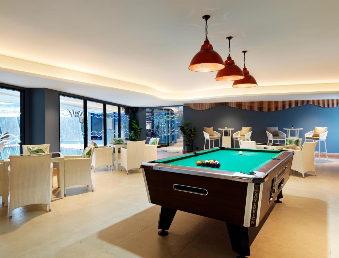 The Oceanic Sportel Phuket - Sha Extra Plus Екстериор снимка The pool table at the clubhouse