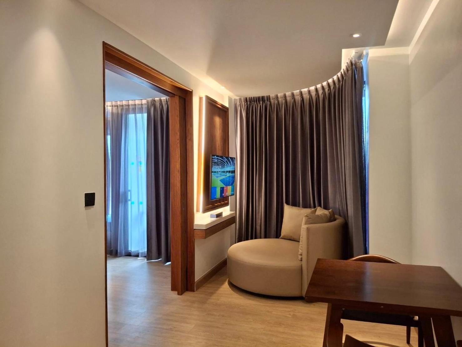 The Oceanic Sportel Phuket - Sha Extra Plus Екстериор снимка A suite at the hotel
